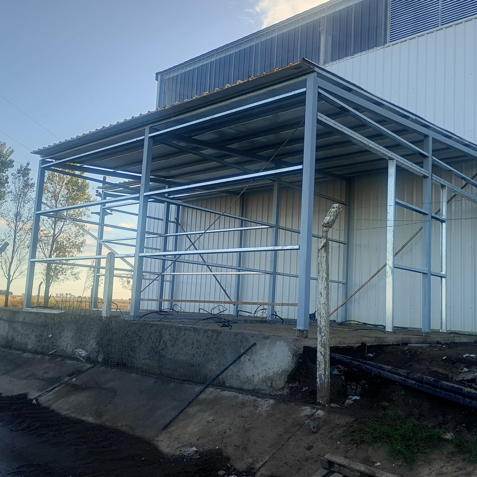 Proyecto estructura metálica para galpón industrial en General Deheza